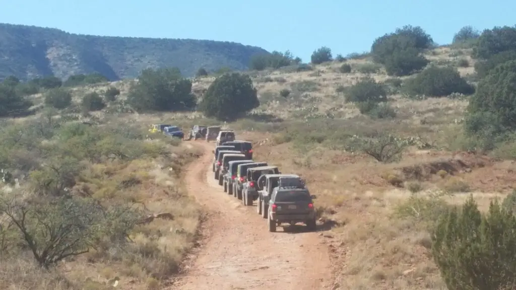 Central Arizona Jeepers on a convoy 