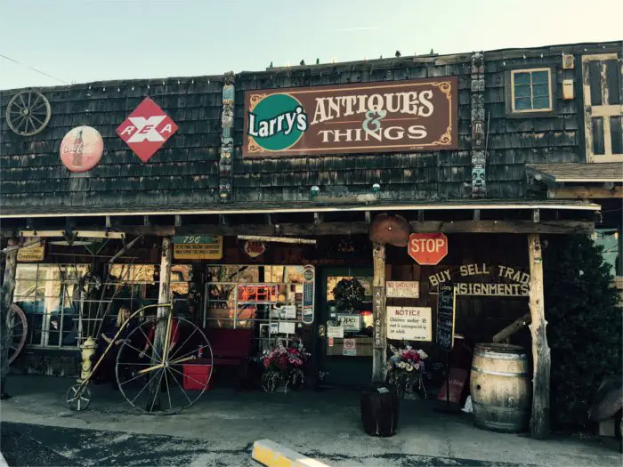 Larry's Antiques and Things Cottonwood