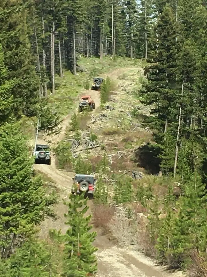 Montana Back Roads 4x4 Club on the Trail