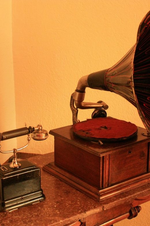 An old phonograph