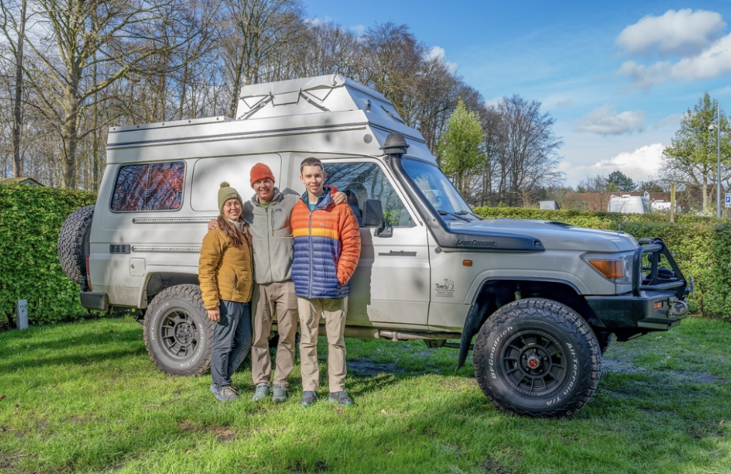 Slowverlanders Full-time Overlanding Family